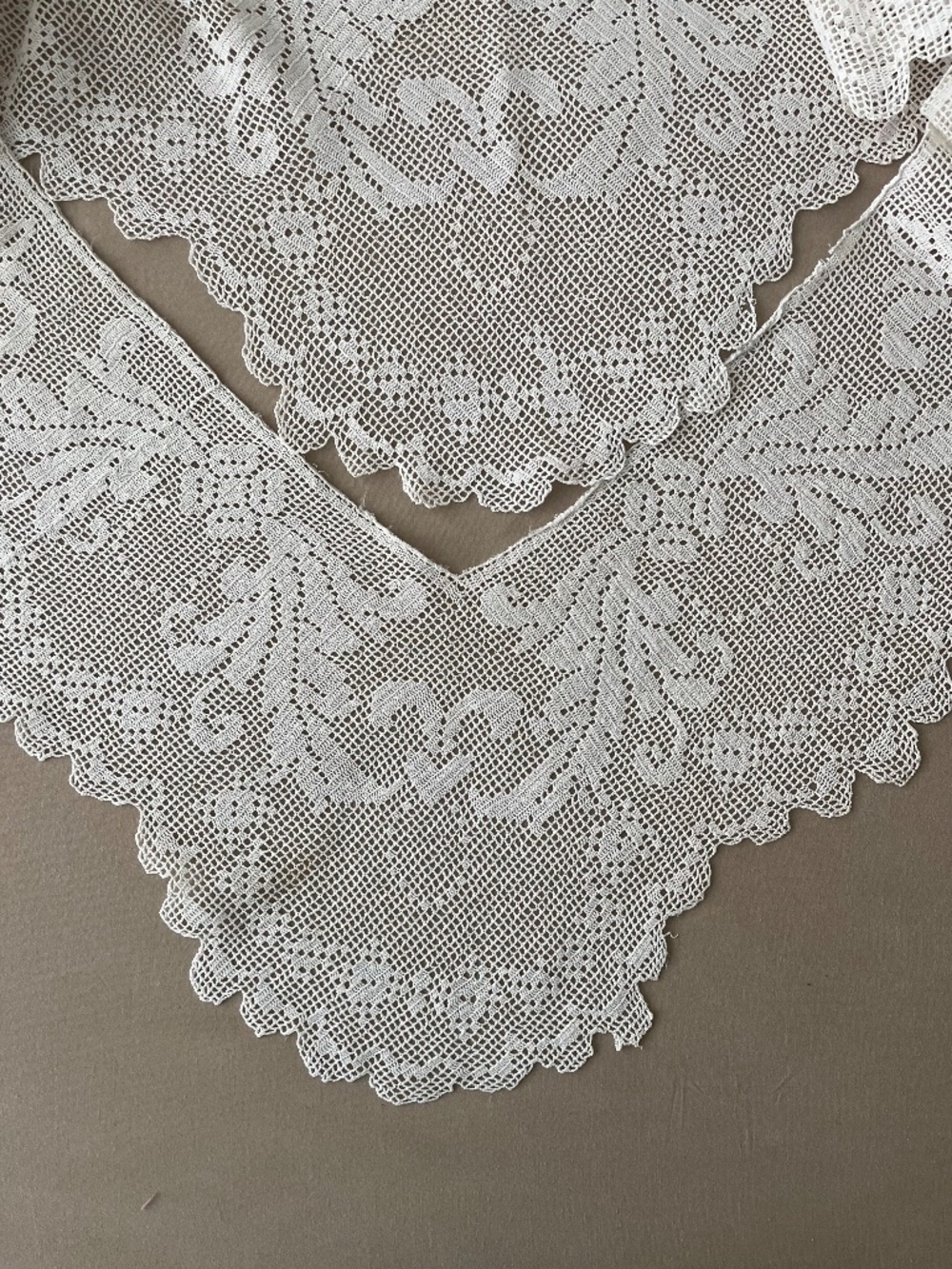 Crochet Lace Trim Vintage Floral Motif